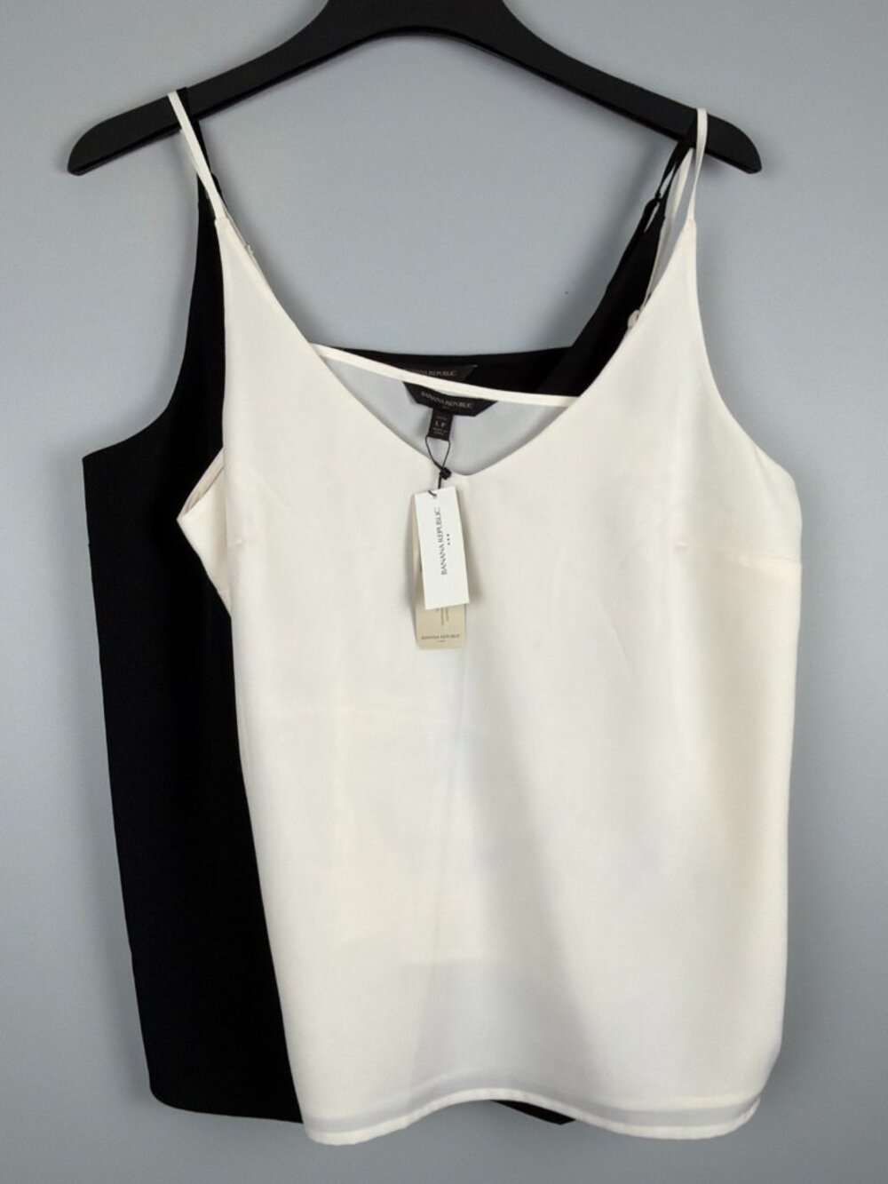 Banana Republic Lot of 2 Camisoles Womens L Petite White Black Capsule Basic NWT